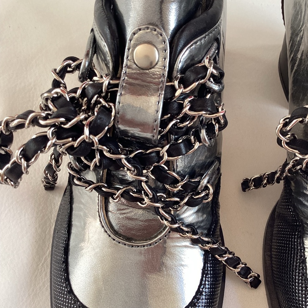 Chanel Black and Silver Leather Chain Link Lace Up Shoes NWOT SZ 6.5/36.5 - Picture 12 of 13